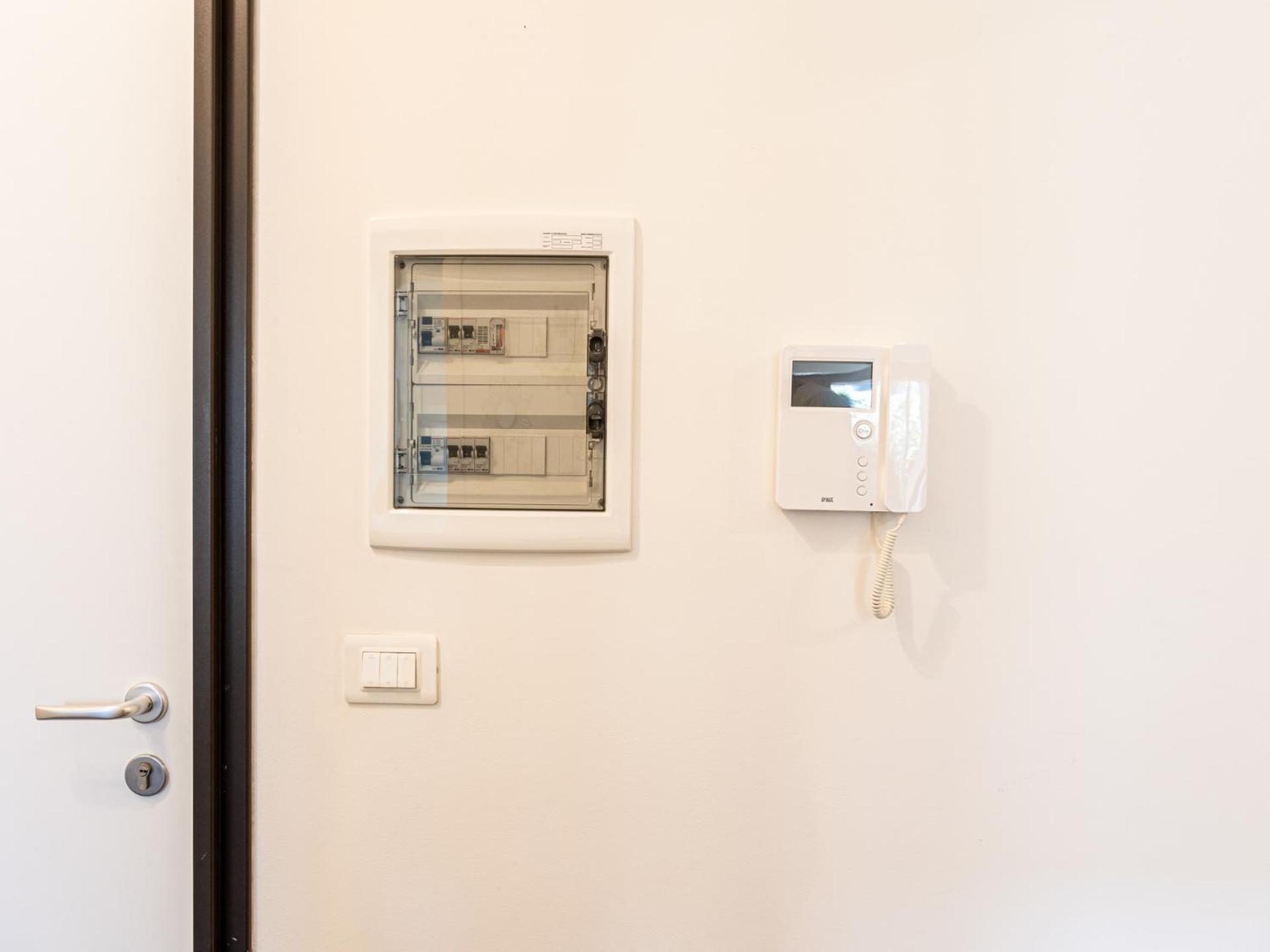 Mrb Real Estate - Maison Ludovica - Monolocale Moderno Con Giardino Apartment *