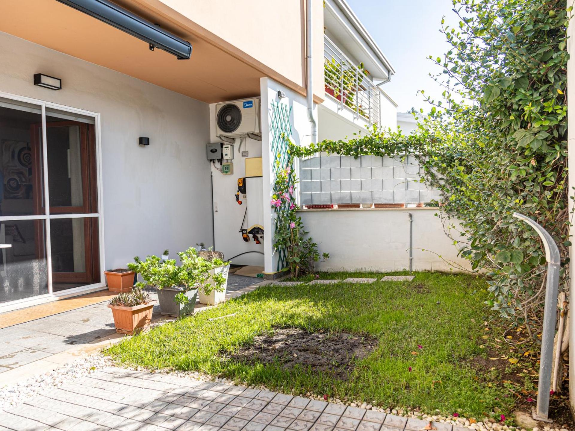 Mrb Real Estate - Maison Ludovica - Monolocale Moderno Con Giardino Apartment *